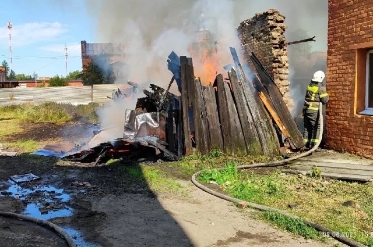    28 пожаров ликвидировали за сутки в Свердловской области