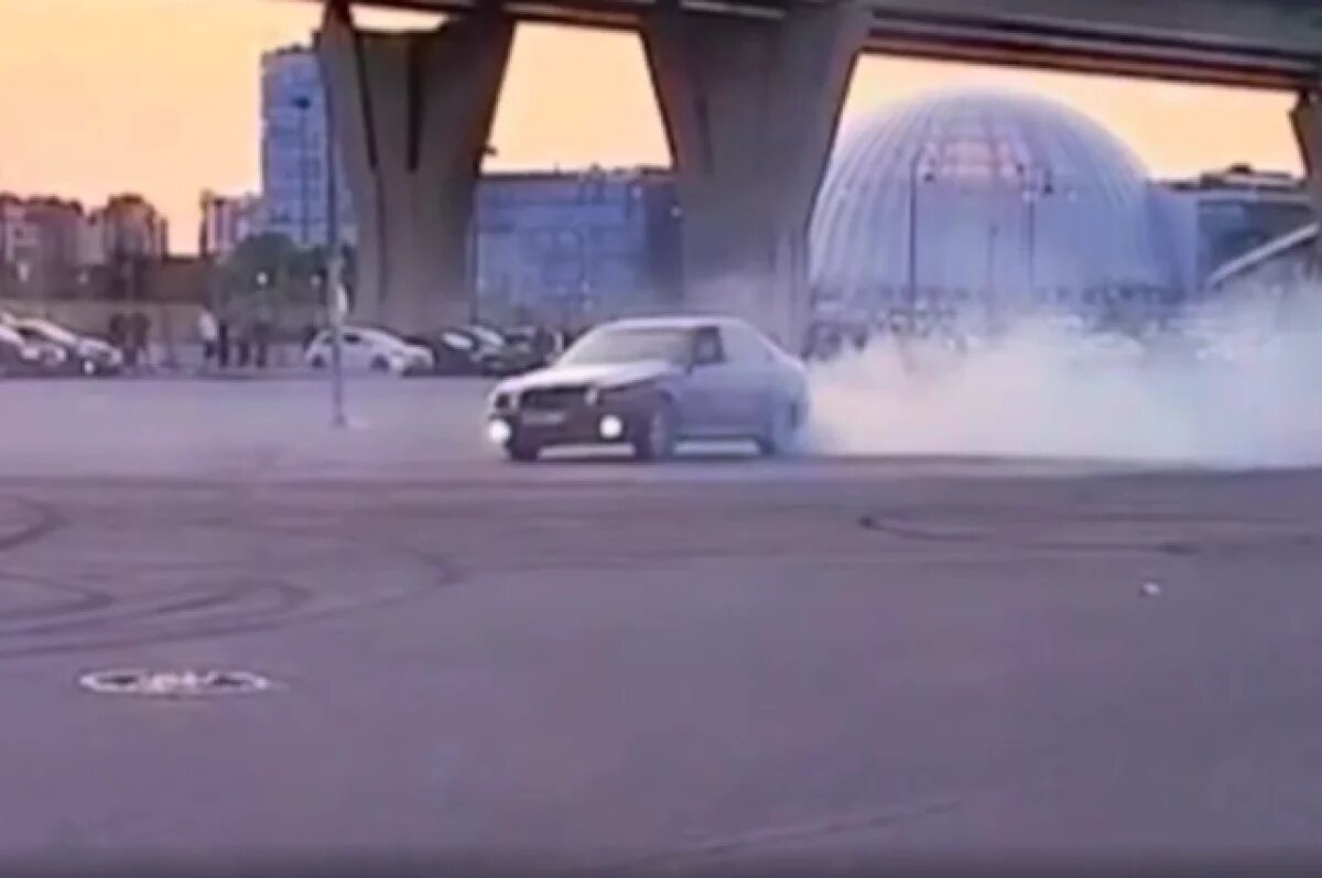    Две «сходки» дрифтеров пресекла петербургская полиция на выходных