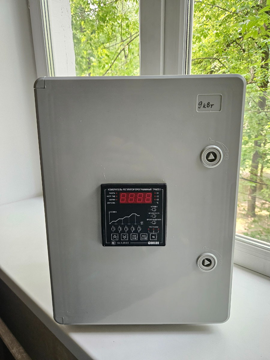 Шкаф управления печью термообработки карбоновых деталей