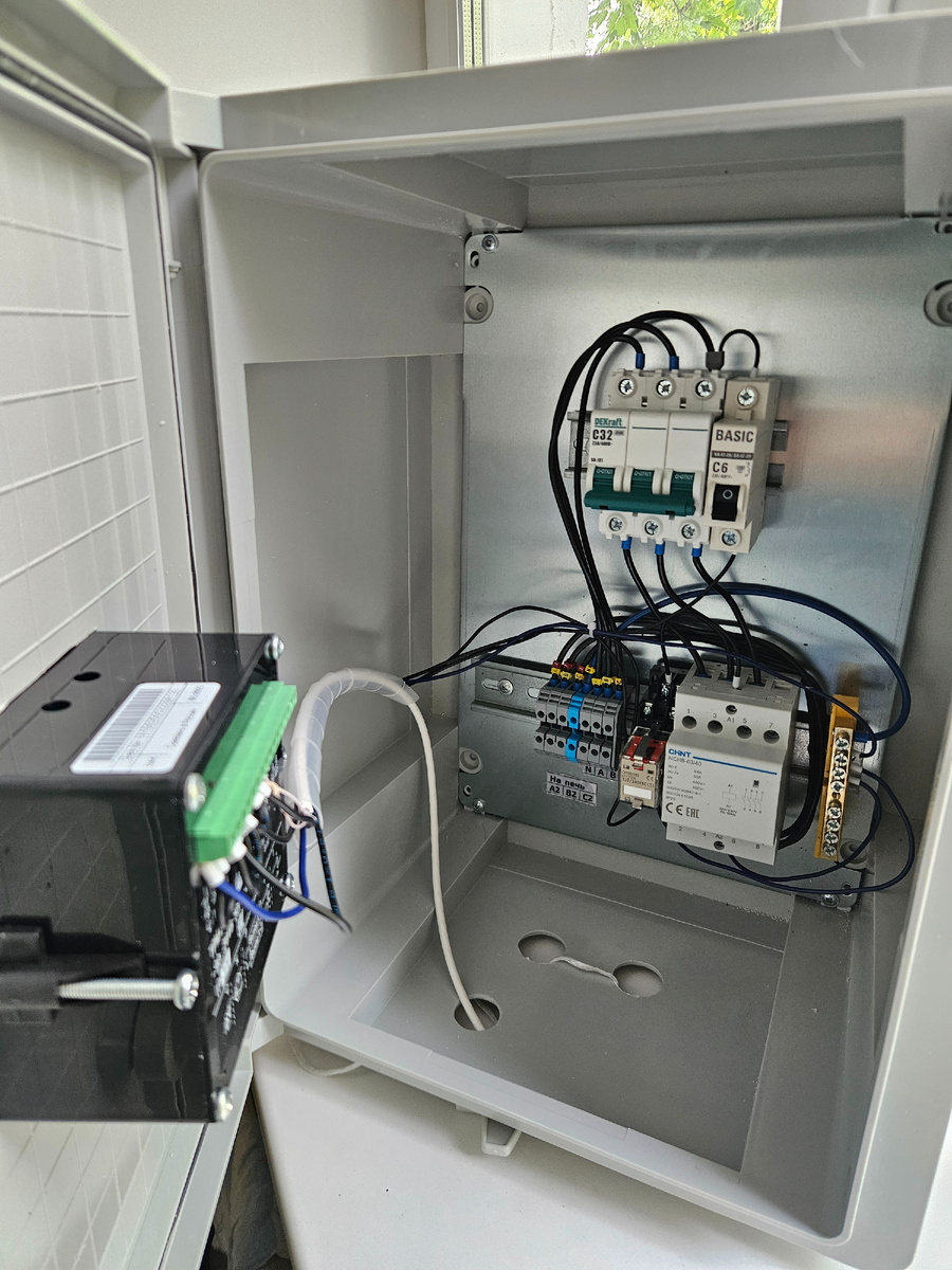 Шкаф управления печью термообработки карбоновых деталей