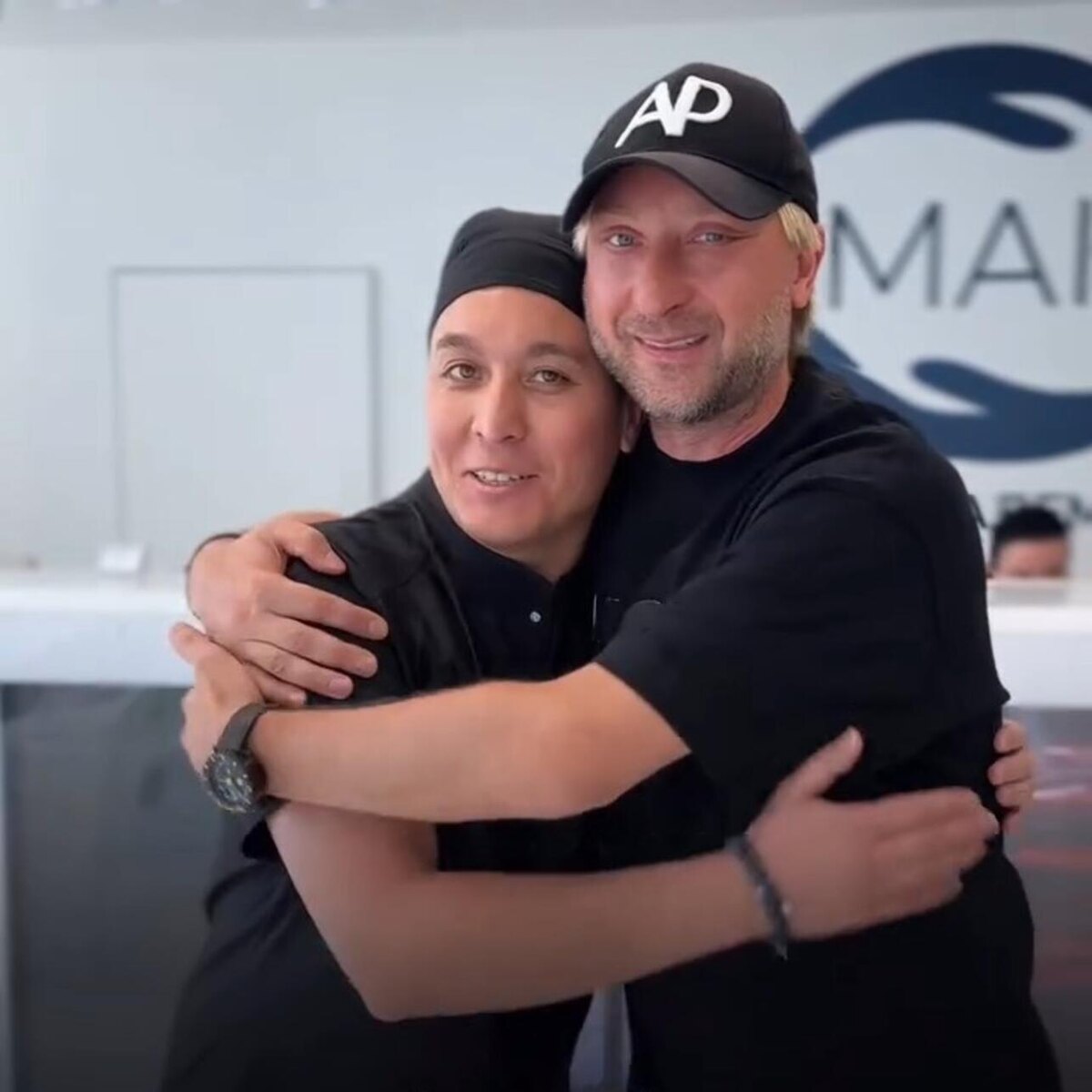    Евгений Плющенко и Тимур Хайдаров Социальные сети