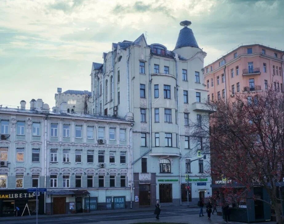 Доходный дом купца Я.М. Филатова, "Дом под рюмкой"