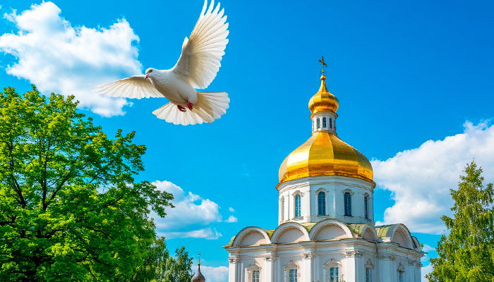 9 июня 2025 года отмечается Духов день. Изображение: "Шедеврум"