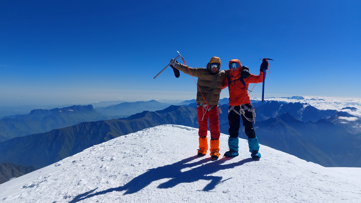 Вершина горы Казбек 5033 м.