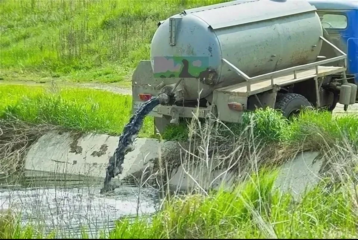 Откачали — и слили в овраг? 