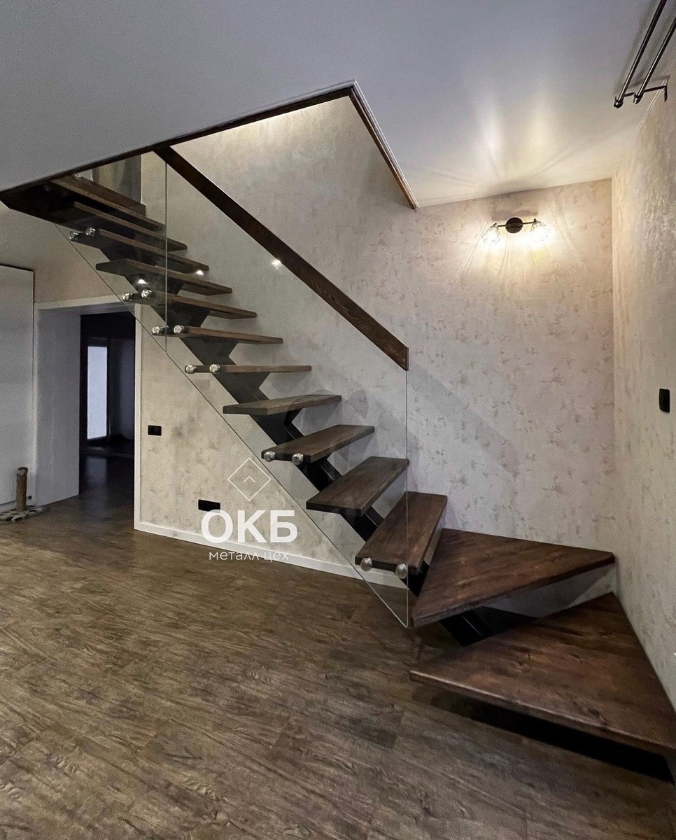 Лестница на монокосоуре под заказ в Москве и МО