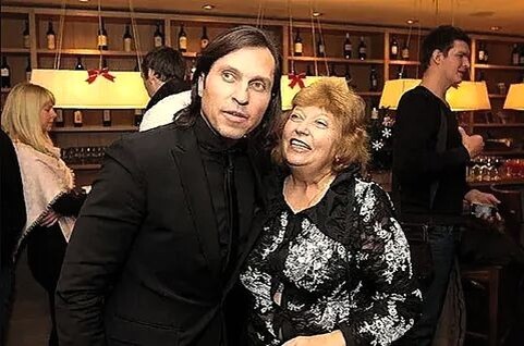 Любовь Николаевна раньше пела в Кубанском хоре