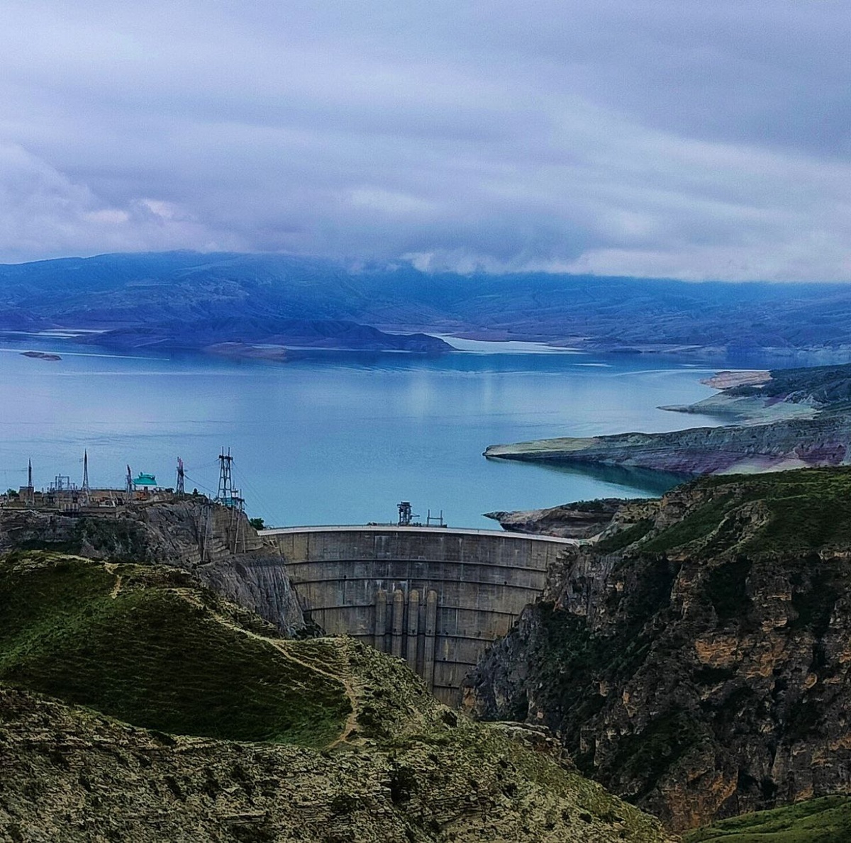 Работа Максима Герасимова «Чиркейская ГЭС» – победитель в номинации «Энергия и архитектура»