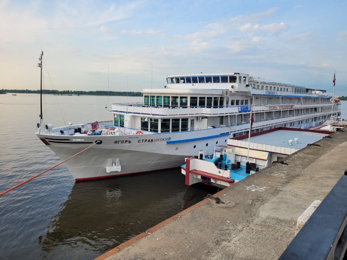 Теплоход "Игорь Стравинский" в Нижнем Новгороде
