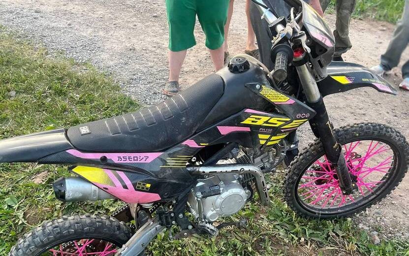    Питбайк с двумя подростками столкнулся с «Калиной» под Ижевском