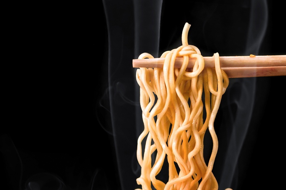    Главными компонентами рамен являются пшеничная лапша и богатый ароматный бульон. / Фото: iStock