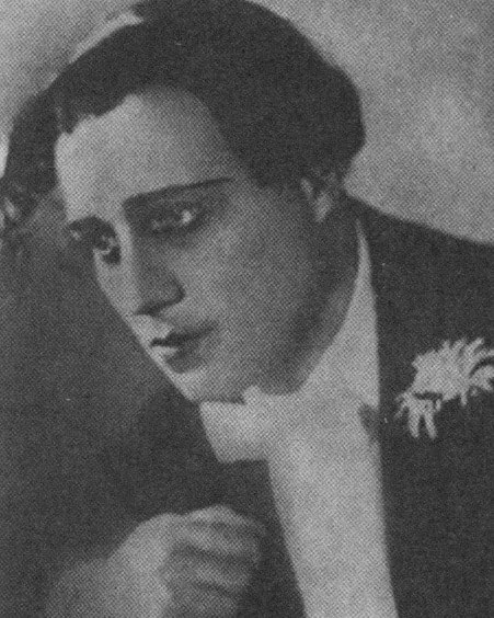 Иван Козловский (1900-1993) — оперный и камерный певец, режиссер оперы. Герой Социалистического Труда, народный артист СССР, лауреат двух Сталинских премий первой степени.