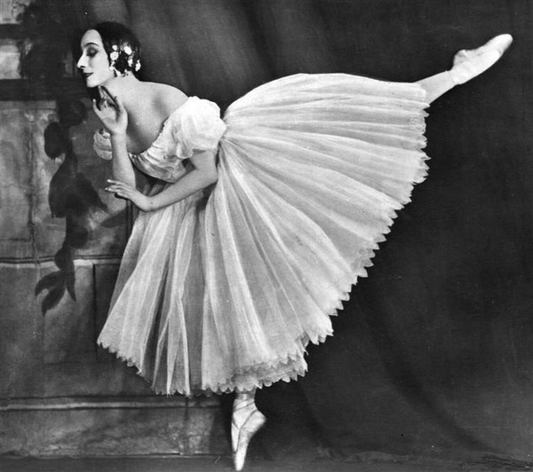 Анна Павлова, одна из величайших балерин XX века.