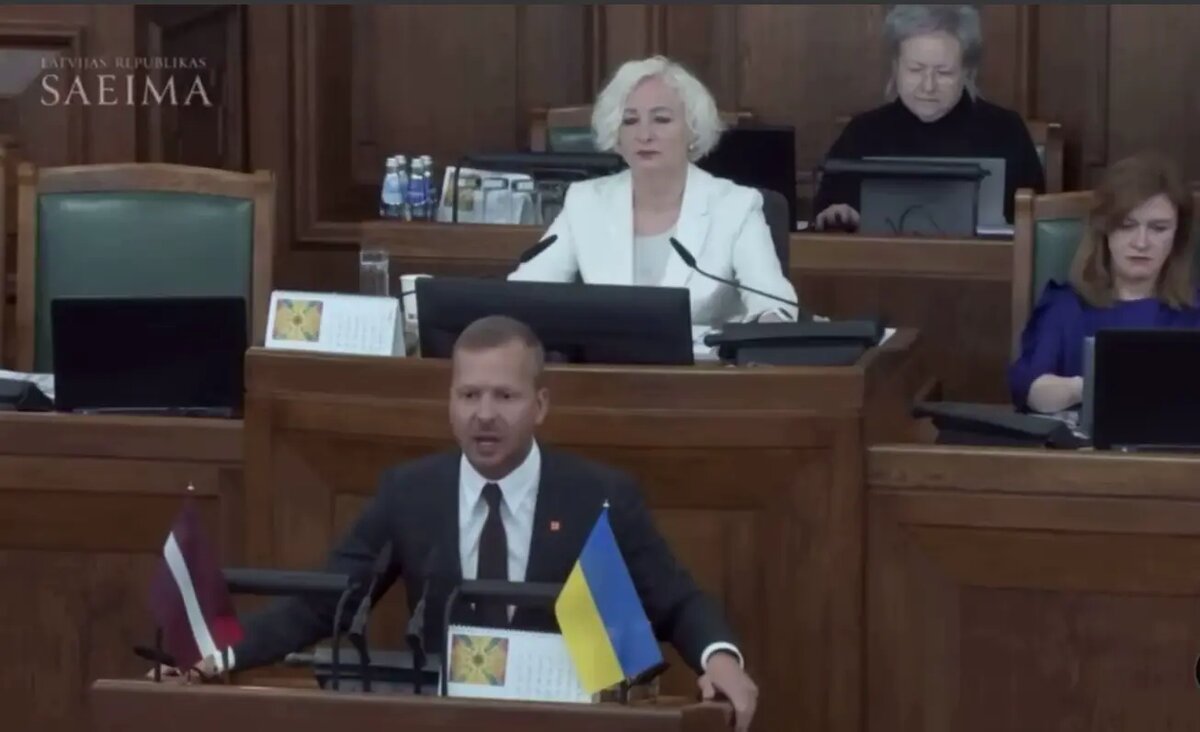    Фото: стоп-кадр трансляции заседания Сейма Латвии