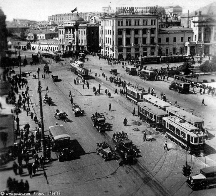 Столичное движение, Москва 1932 год. фото из rg.ru