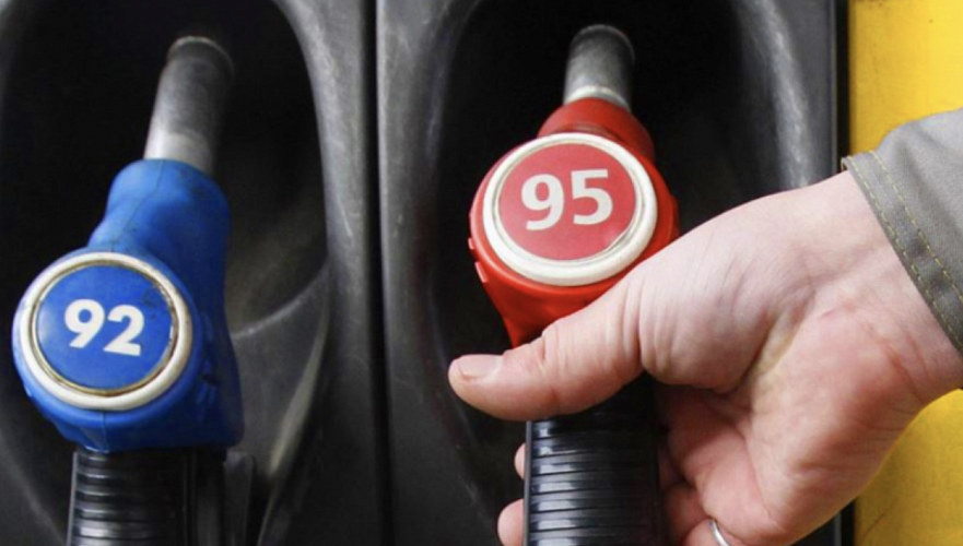 Почему летом водителям советуют заливать АИ-95, а зимой допускается АИ-92, разобрался в вопросе