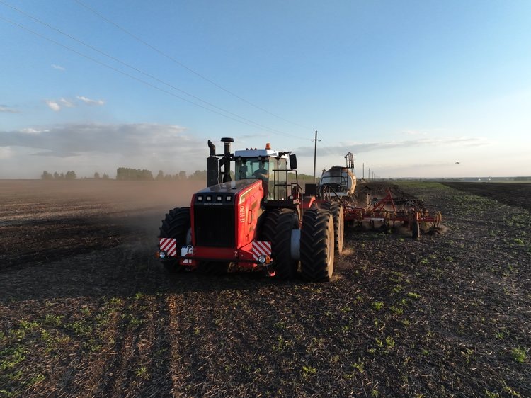    Парк сельхозтехники Башкортостана продолжает активно обновляться на миллиарды рублей