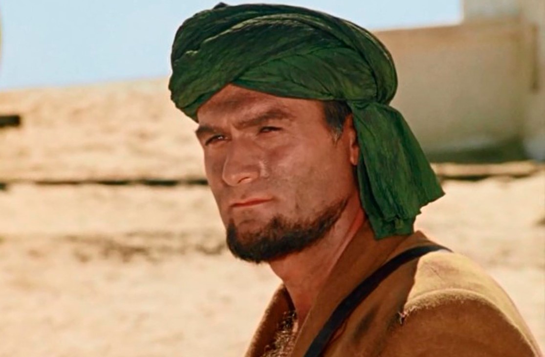 Абдулла в зеленой чалме. Кадр из фильма "Белое солнце пустыни". Картинка взята в Сети.