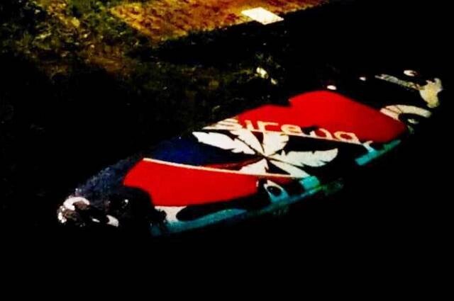    Девушка лежала в ночи на тёмной доске. Фото: ГУ МЧС по Тверской области