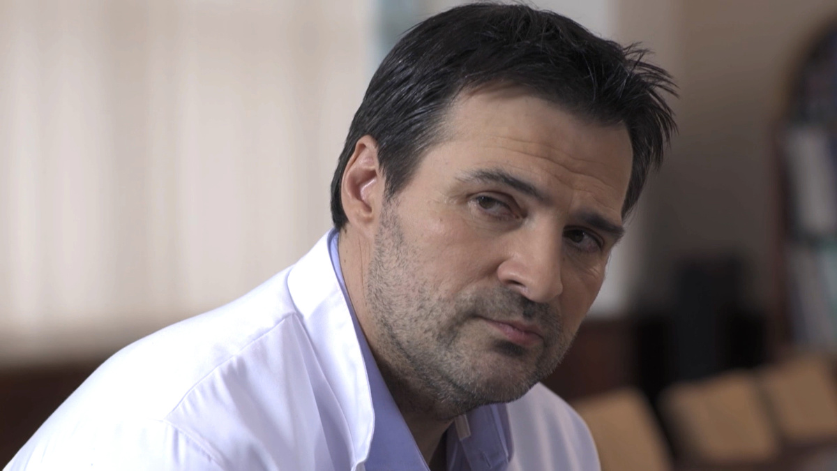 Кадр из кинофильма "Папа для Софии", 2014 г., режиссер Сергей Лялин, сценарист Ольга Ларионова, композитор Алексей Левин (скриншот) 