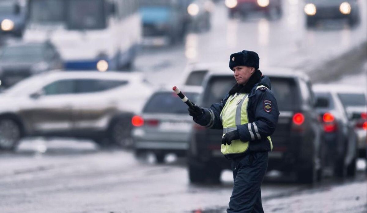     Сотрудник полиции. Источник: РИА Новости Автор фото: Алексей Мальгавко