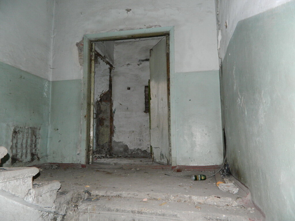 Вход в подвал