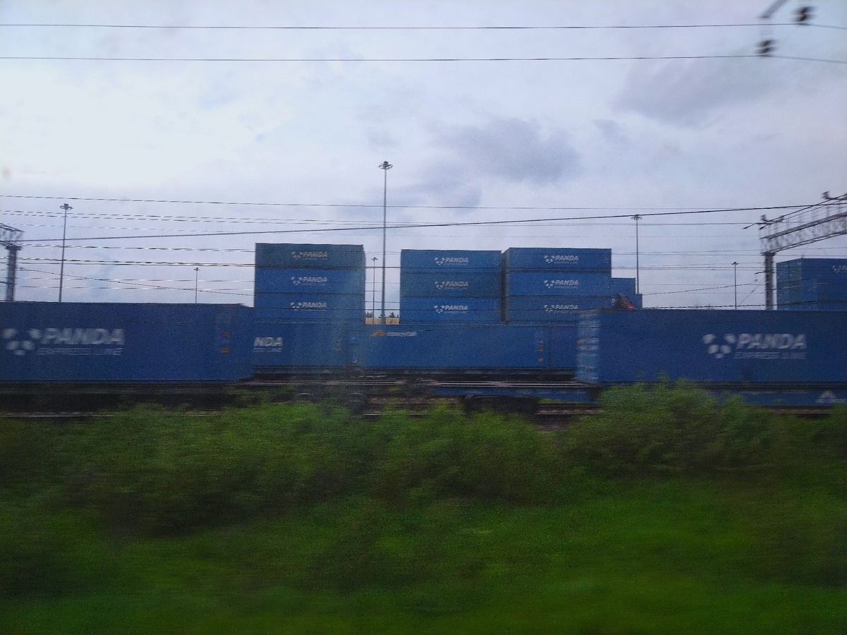 Контейнеры возле Электроуглей