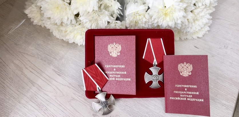    Награды получили семьи рядовых Андрея Тюкаева и Александра Сараева