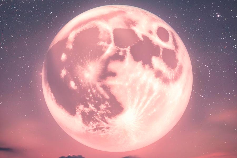    Клубничная Луна: Редкое полнолуние 11 июня