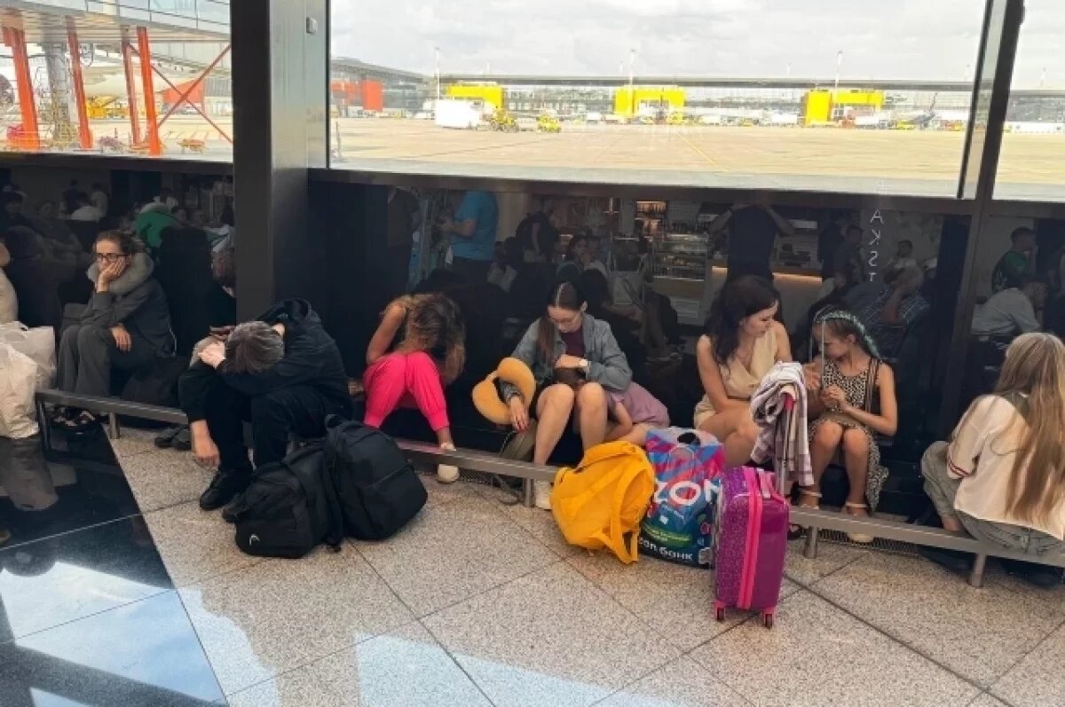    Пассажиры рейса в Египет не могут улететь из Шереметьева более 16 часов