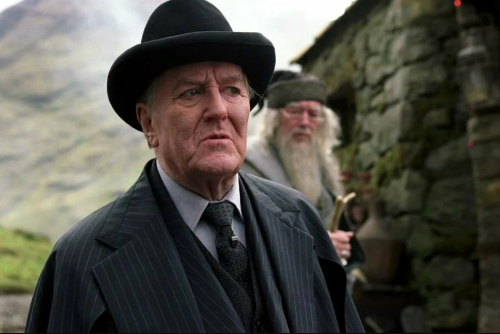 Роберт Харди в роли министра магии