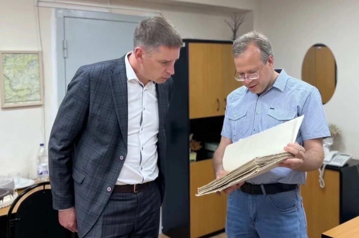    Глава Тольятти поздравил коллектив архива с профессиональным праздником