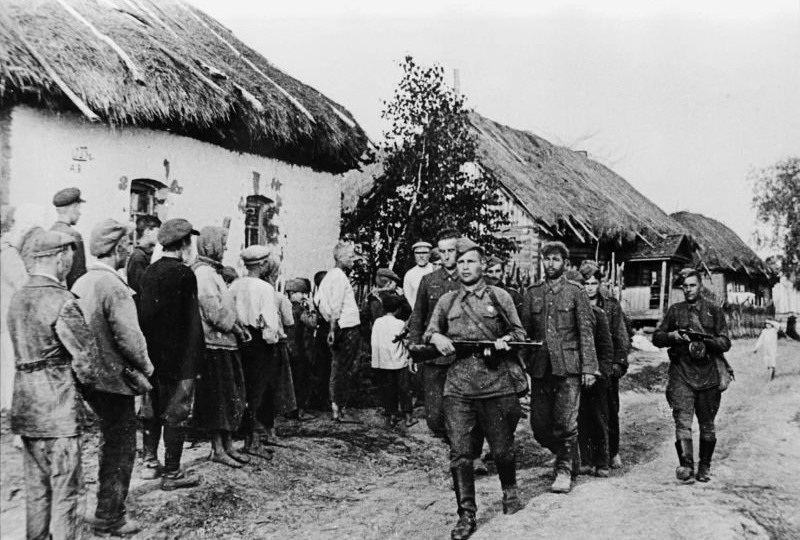 «Это не человек, а зверь»: в сентябре 43-го на Украине партизаны поймали лютого нациста Дзекунова. Расплата была молниеносной