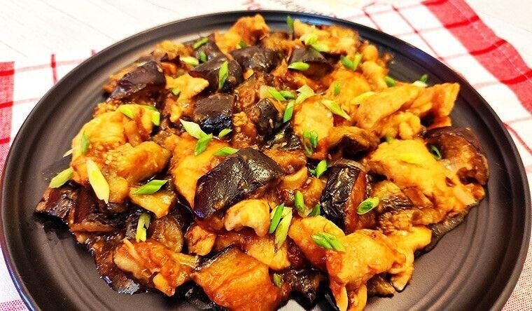 БАКЛАЖАНЫ С КУРИЦЕЙ ПО-КОРЕЙСКИ.