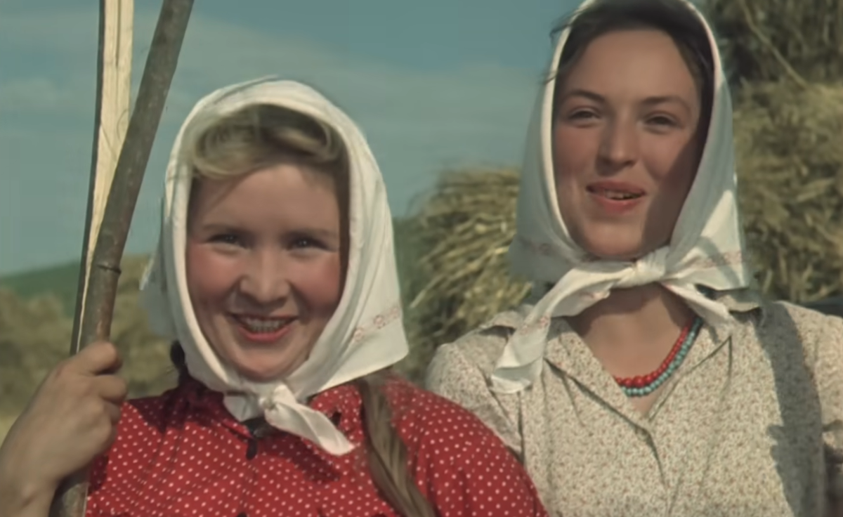 Кадр из фильма «Кубанские казаки», производство киностудии «Мосфильм», режиссёр Иван Пырьев, 1950 г.