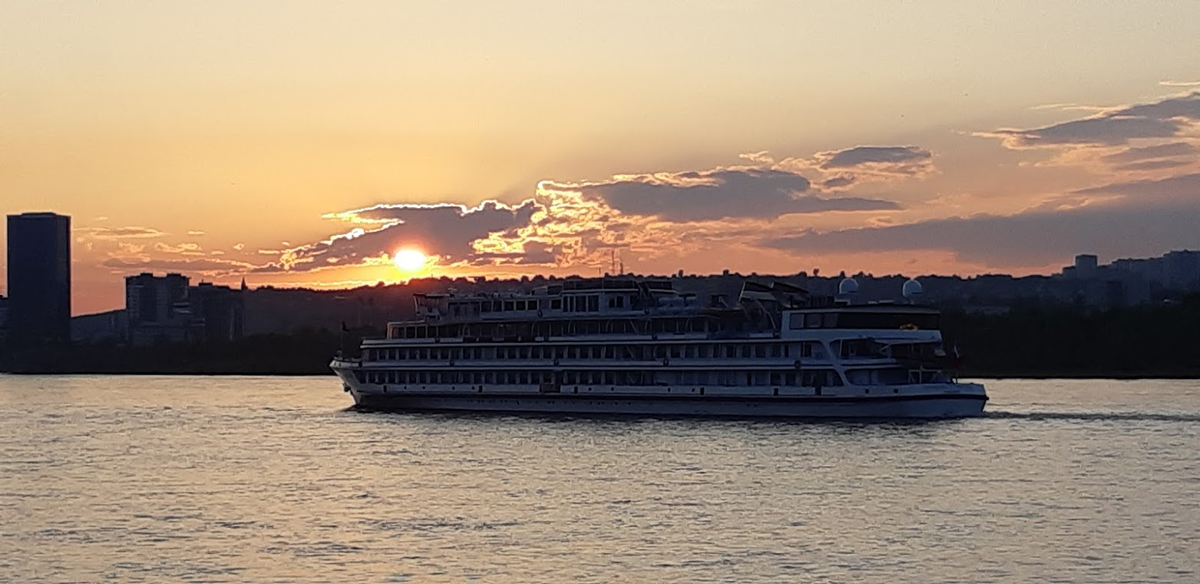 Теплоход "Максим Горький" возвращается в Красноярск