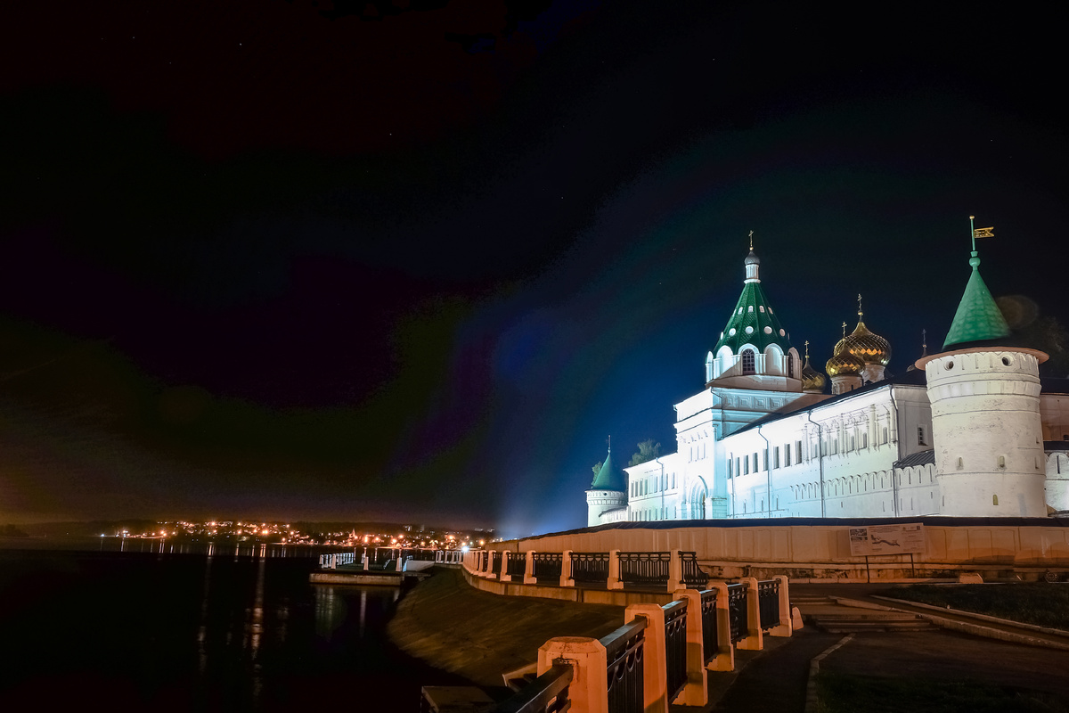 Ипатьевский монастырь - "визитка" Костромы