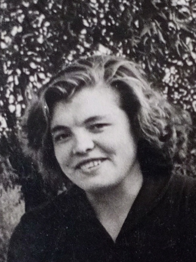 Мама в молодости