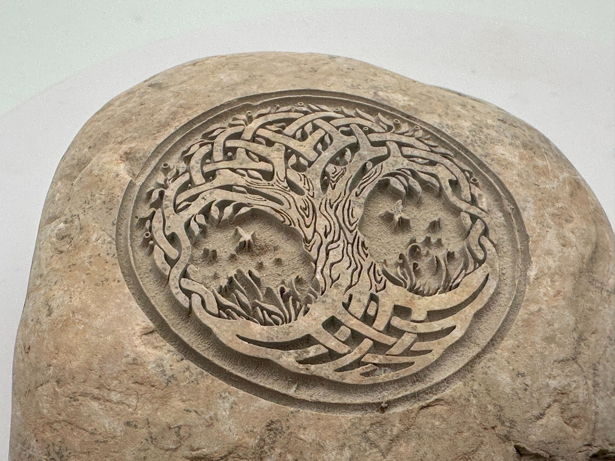 Лазерная гравировка гальки