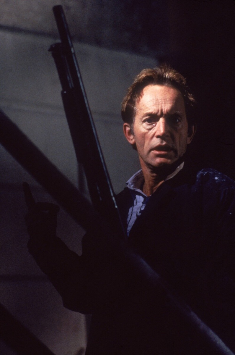 Кадр из фильма «Дженнифер 8» (1992)       