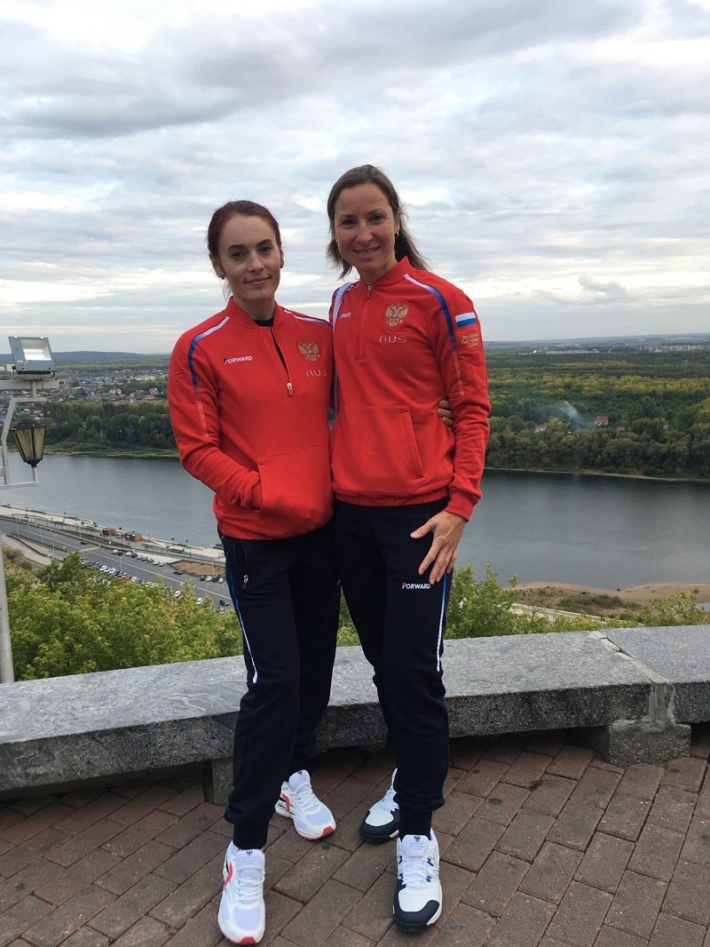    Татьяне Мельниковой (на фото – справа) очень идёт форма сборной России