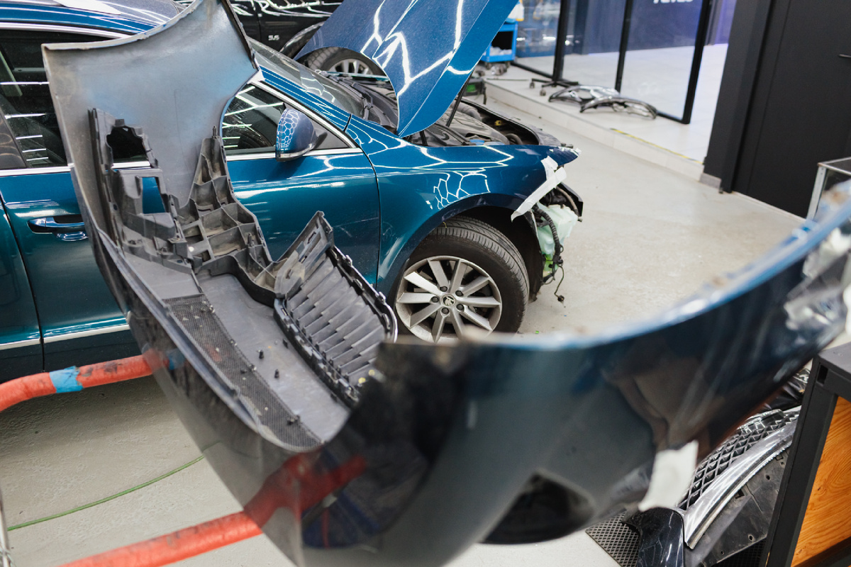 Источник фото: https://custom-heroes.ru/raboty/vid-uslugi/avtosvet/nashi-raboty/vosstanovlenie-i-tyuning-far-skoda-superb-posle-dtp/