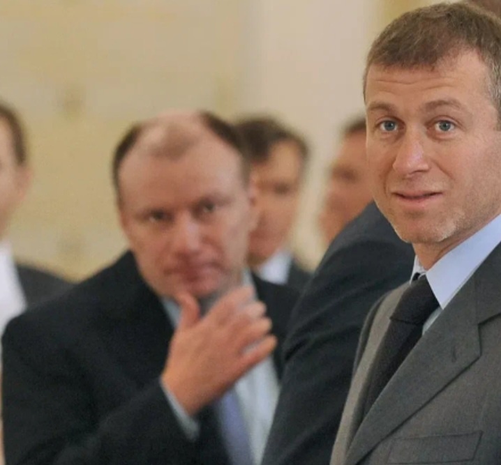 условные абрамович и потанин