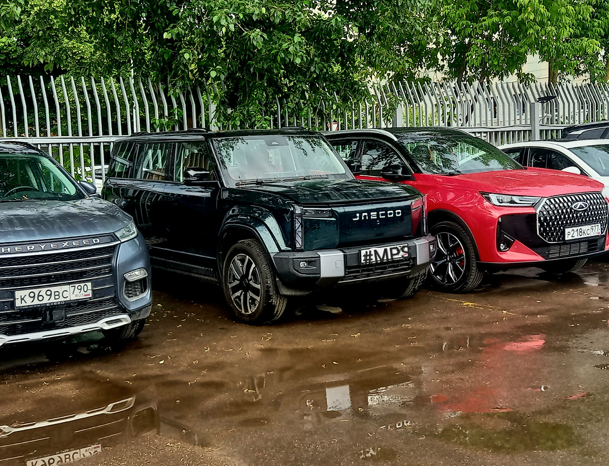 В Китае этот автомобиль продается под именем Chery iCar 03 (суббренд концерна).