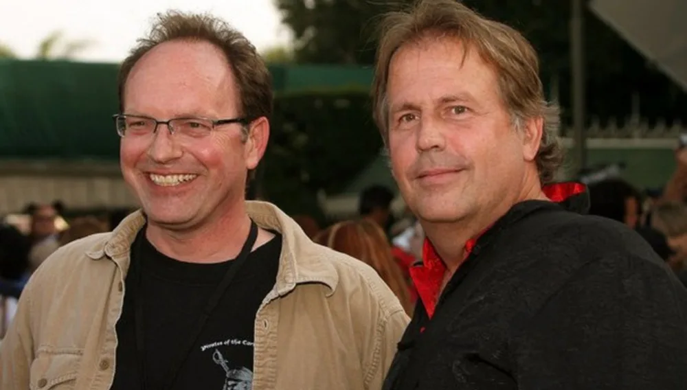 Сценаристы Тэд Эллиот и Терри Росси