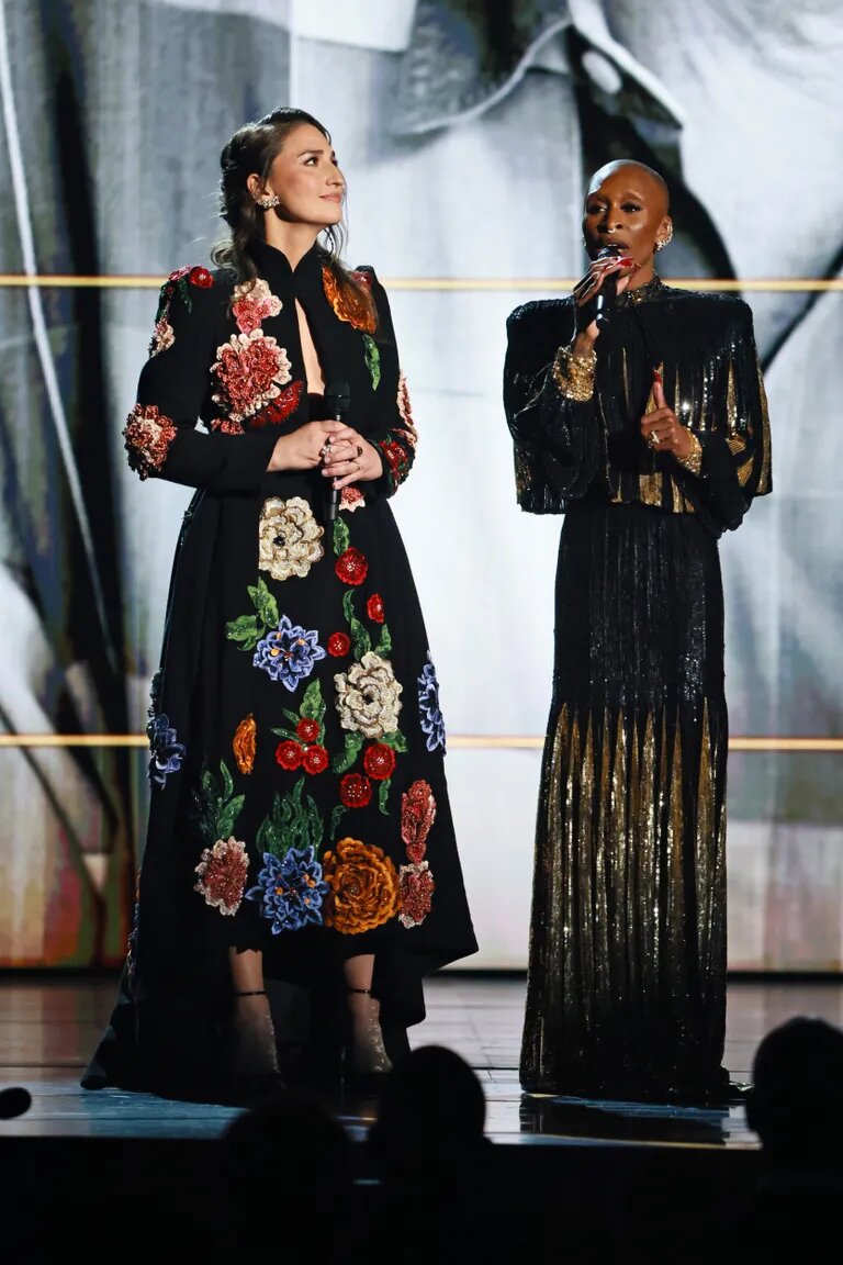 Синтия Эриво в двухцветном платье Valentino Fall 2025 