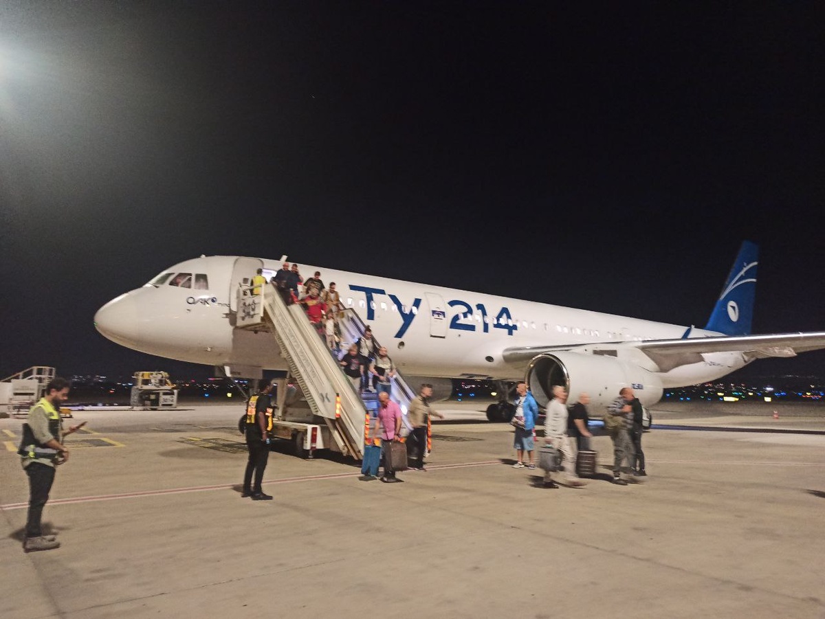 Ту-214 в аэропорту Бен-Гурион