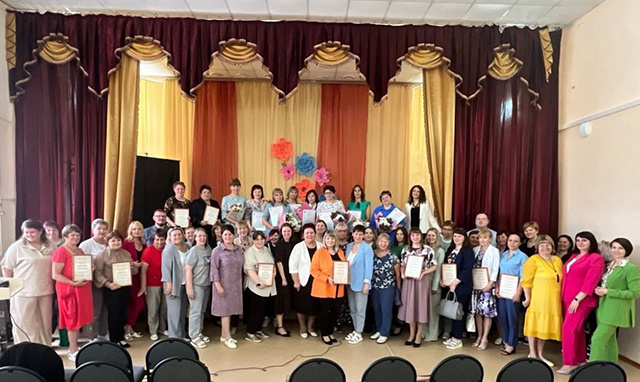 Победившие в конкурсе соцработники Тверской области получат надбавку к окладу