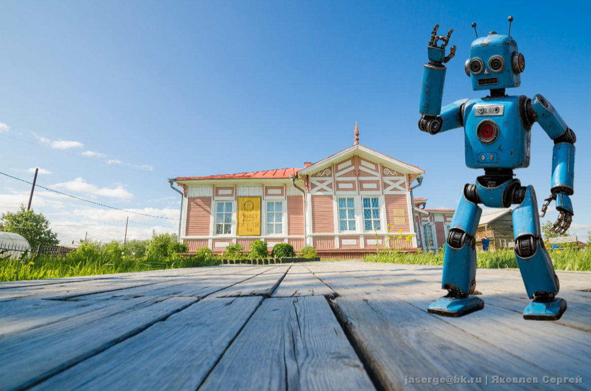 Современый музей имени М.В. Ломоносова в старом здании...