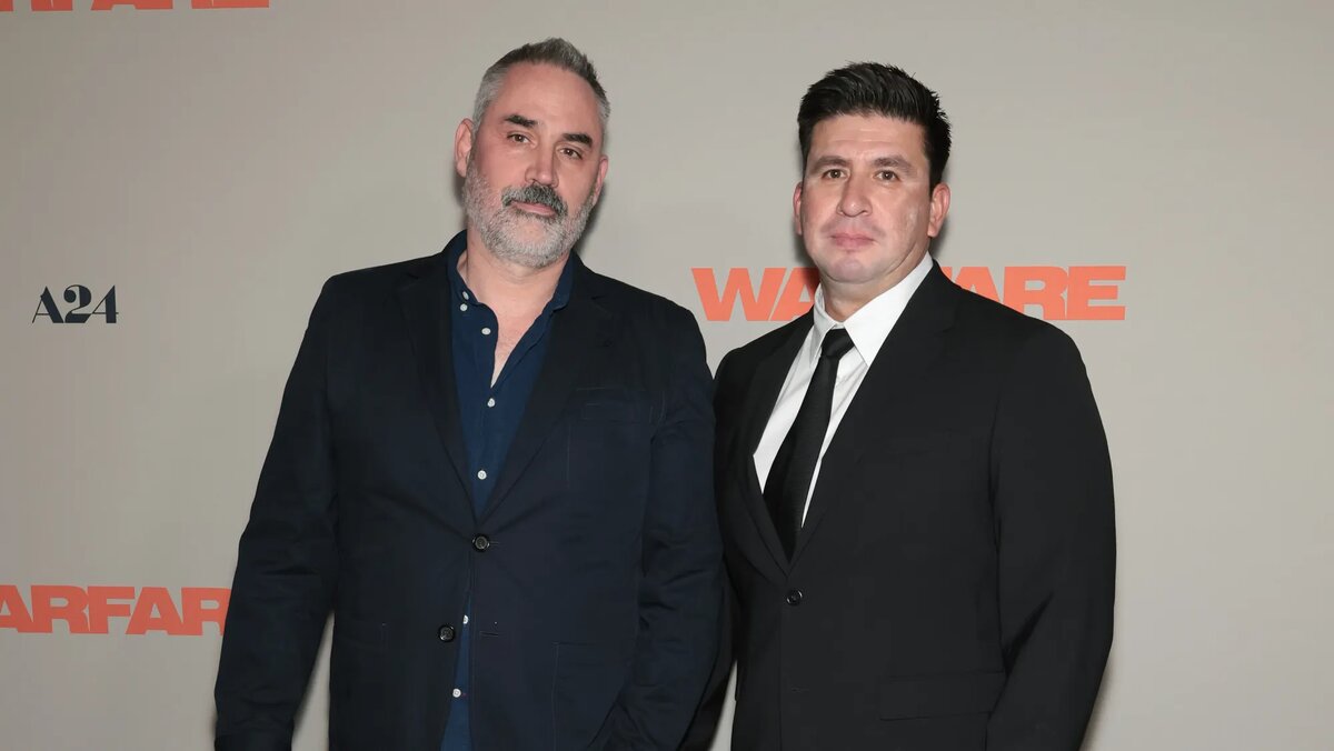 Алекс Гарленд (слева) и Рэй Мендоса (справа)